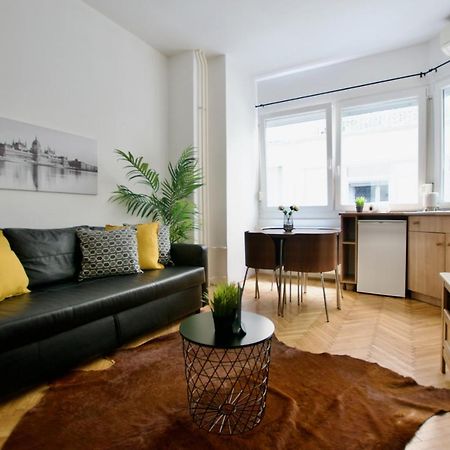 Standard Apartment By Hi5 - Petofi 12 Budapest Eksteriør bilde