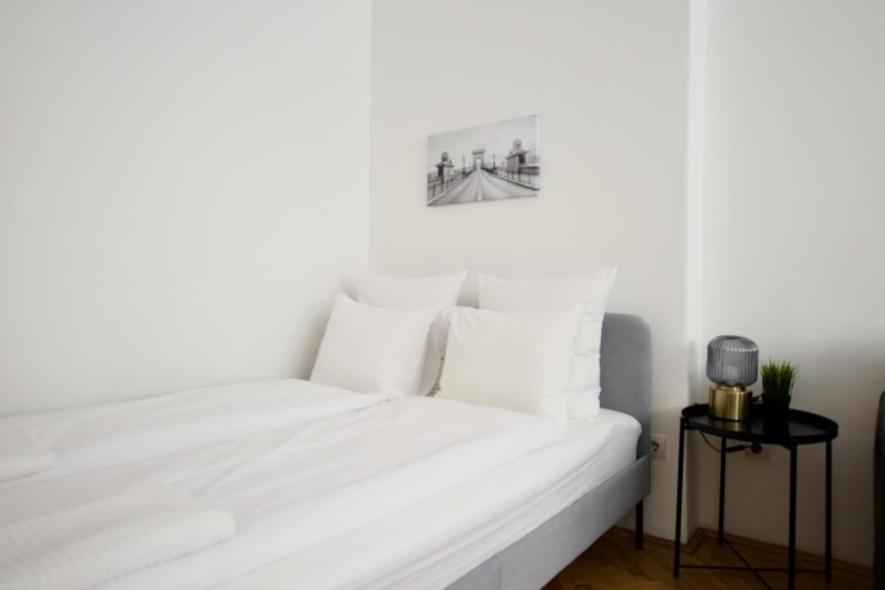 Standard Apartment By Hi5 - Petofi 12 Budapest Eksteriør bilde