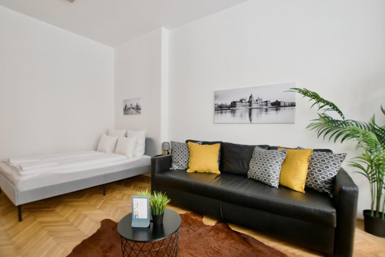 Standard Apartment By Hi5 - Petofi 12 Budapest Eksteriør bilde