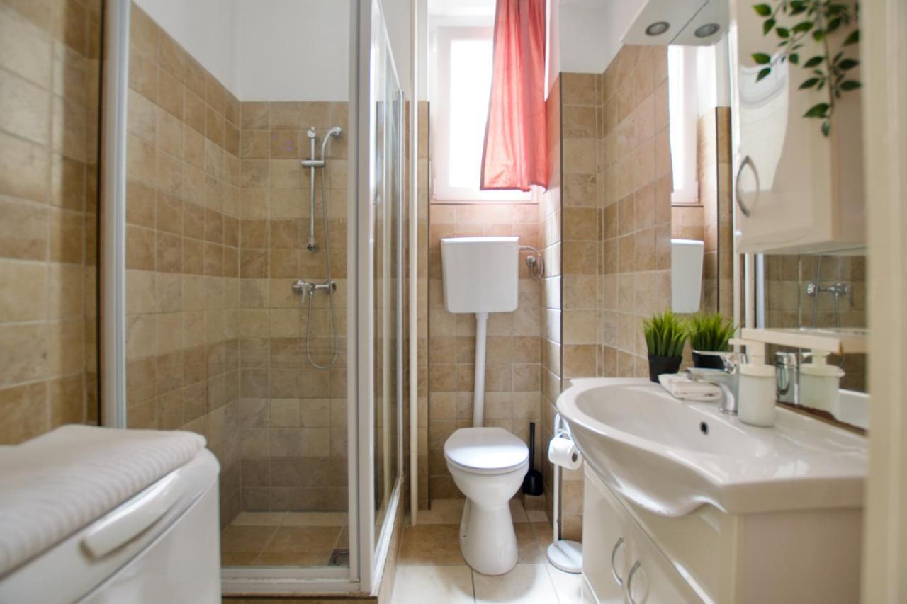 Standard Apartment By Hi5 - Petofi 12 Budapest Eksteriør bilde